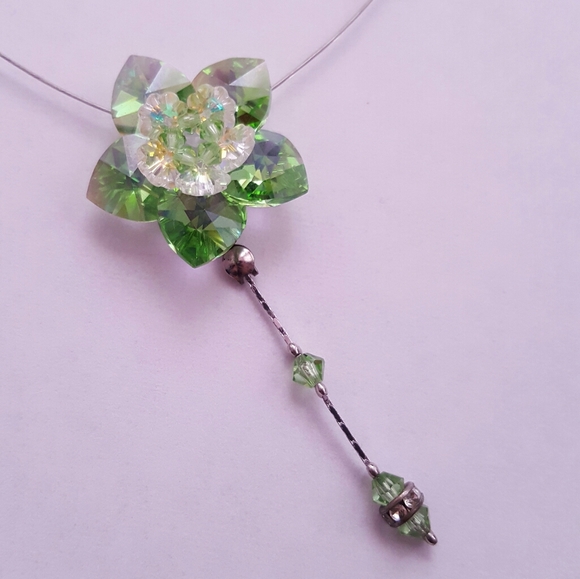 Flower bead necklace - Picture 3 of 12